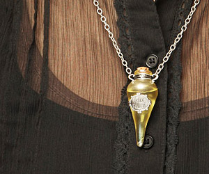 harry potter luck necklace with potion vial bottle