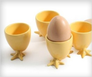 store and eat boiled eggs easily in this egg cup holder